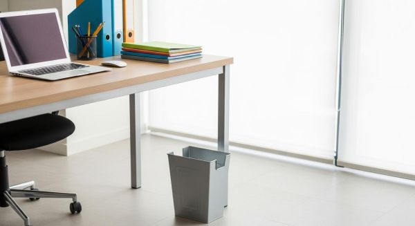 Poubelle de bureau : la solution pratique pour un espace toujours ordonné
